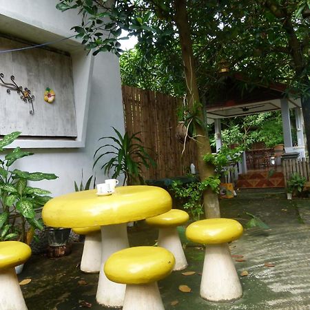 Khamphouy Guesthouse Champasak Exterior photo