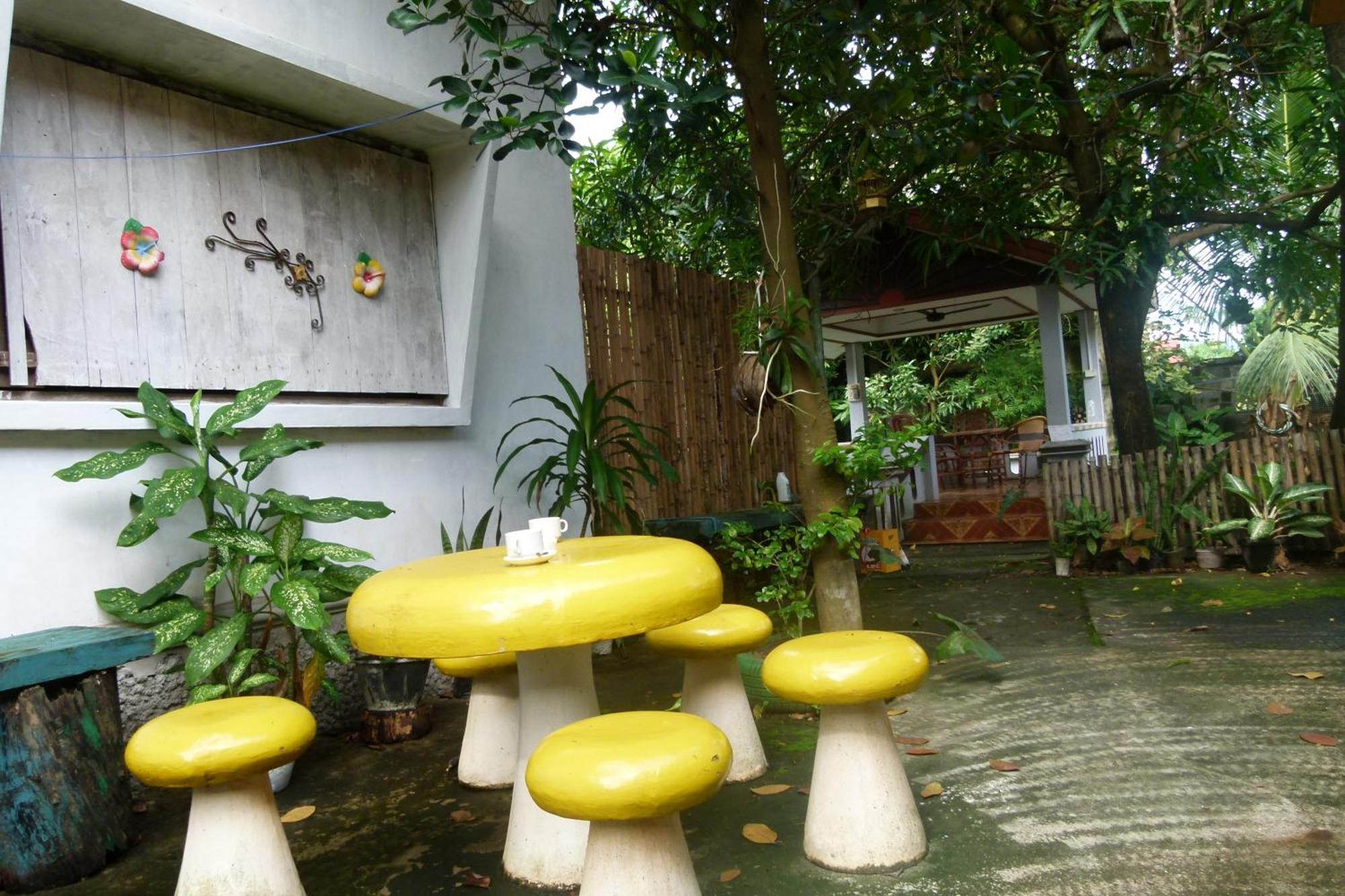 Khamphouy Guesthouse Champasak Exterior photo
