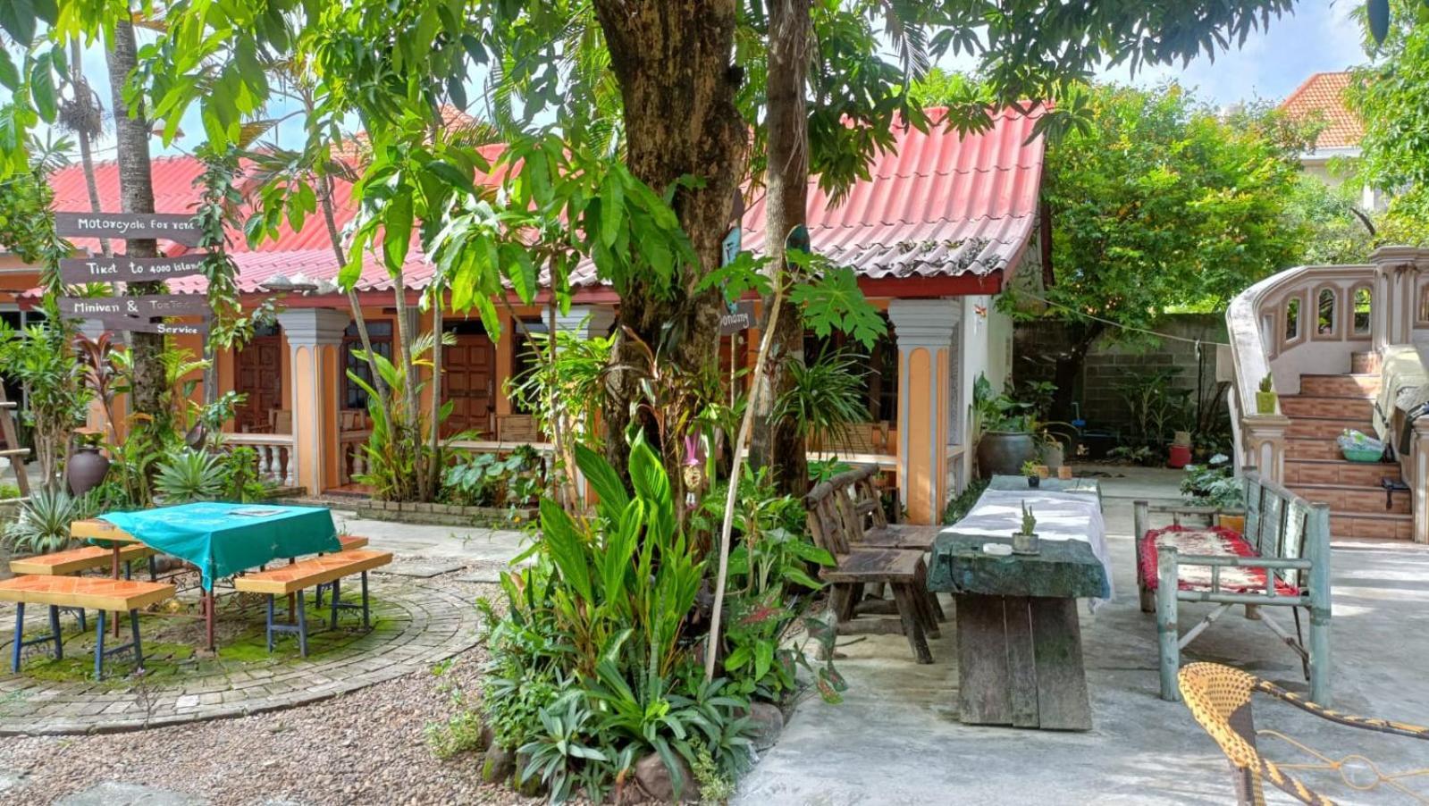 Khamphouy Guesthouse Champasak Exterior photo