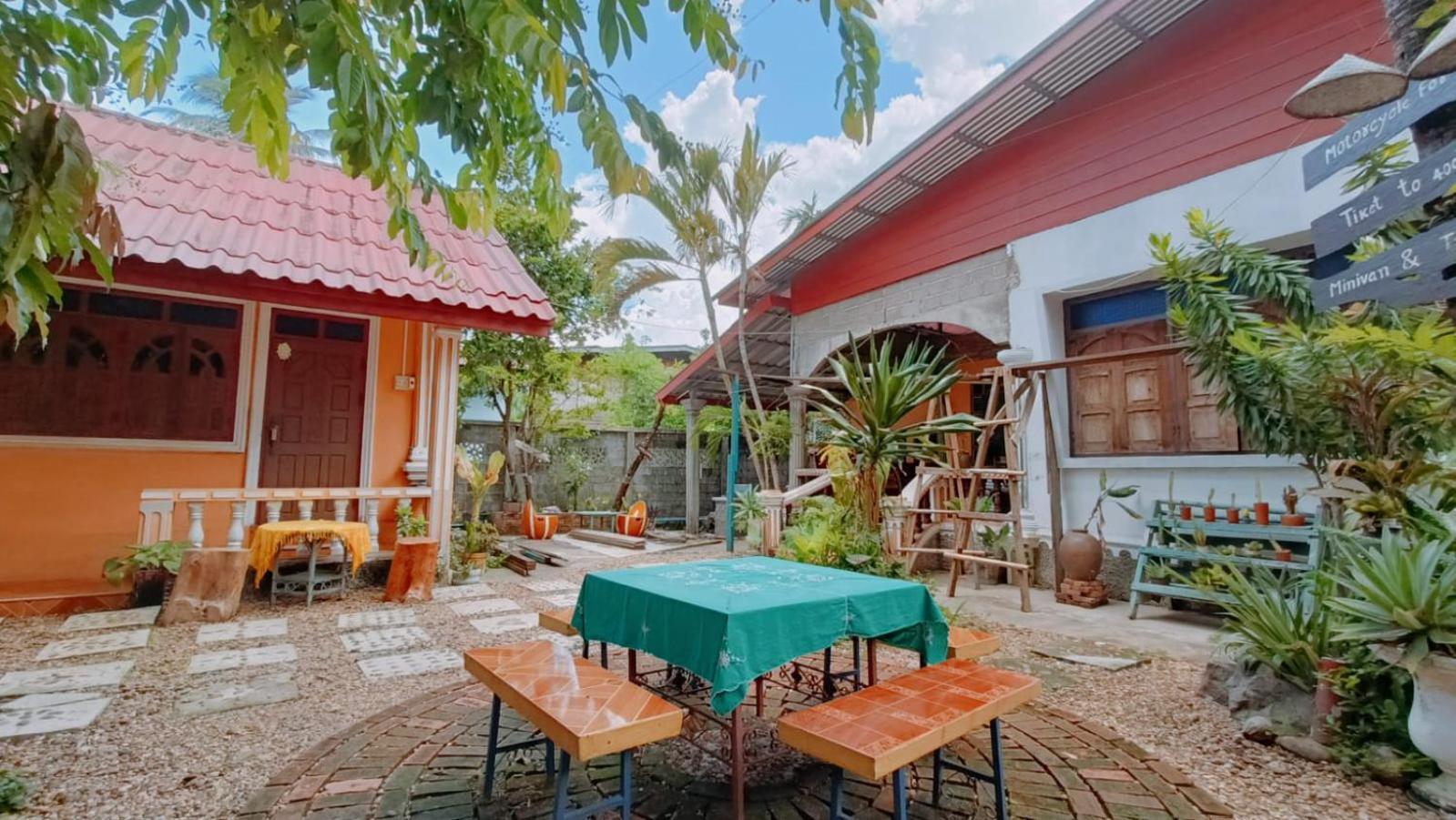 Khamphouy Guesthouse Champasak Exterior photo
