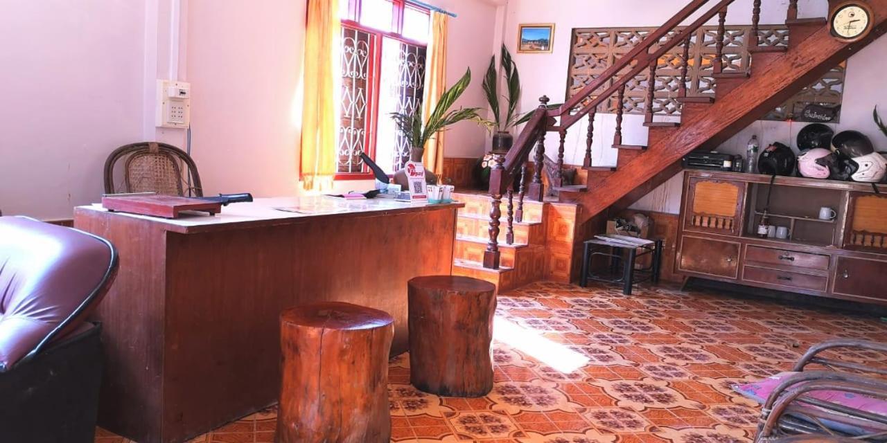 Khamphouy Guesthouse Champasak Exterior photo